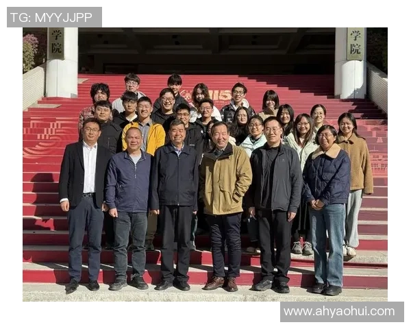 重磅专题:探讨成都足球队在战术与管理上的全面转型与创新之路 重磅专题:探讨成都足球队在战术与管理上的全面转型与创新之路