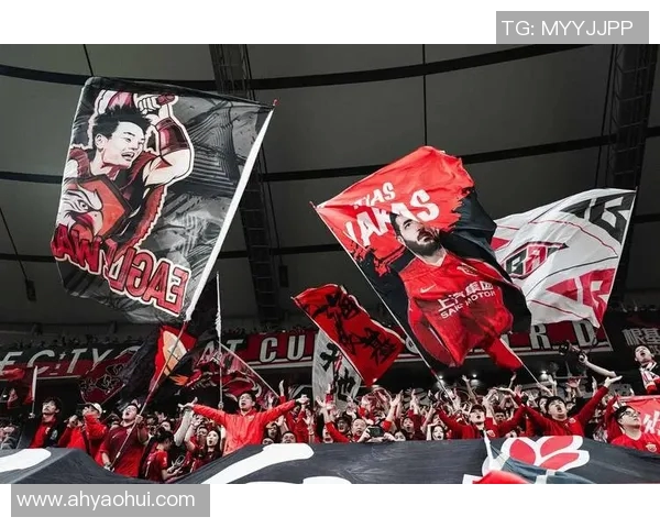 足球明星街头访谈揭秘人气背后的真实故事与球迷心声 足球明星街头访谈揭秘人气背后的真实故事与球迷心声